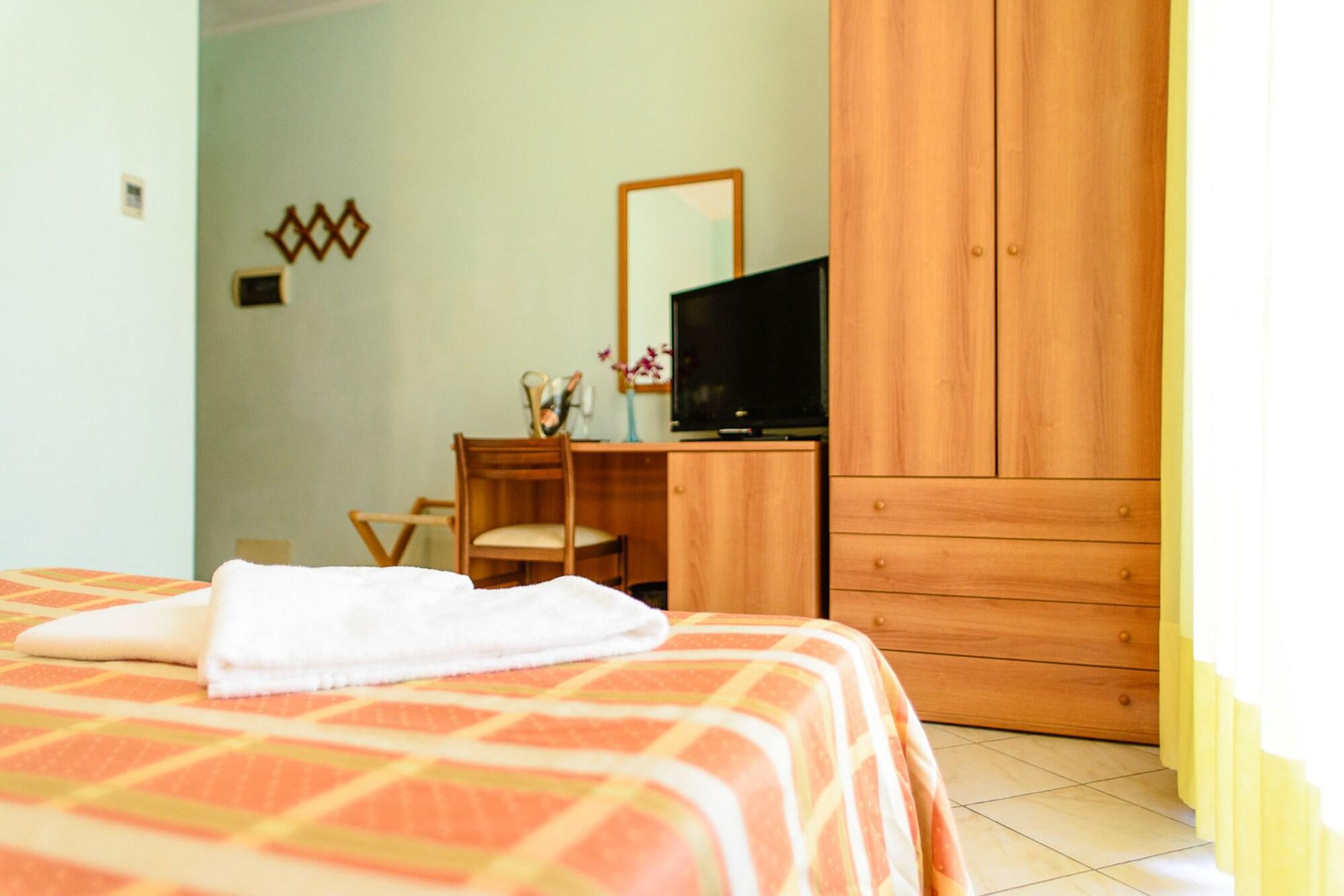 Hotel Villa Adriana Виареджо Екстериор снимка