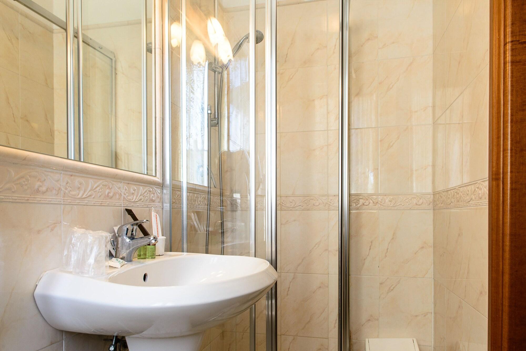 Hotel Villa Adriana Виареджо Екстериор снимка
