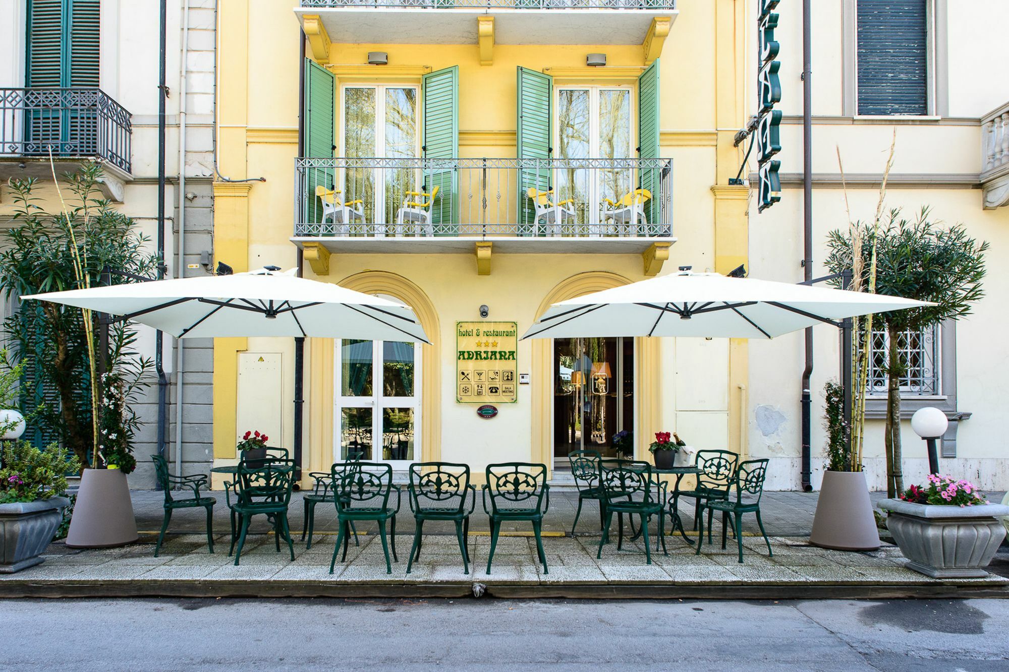 Hotel Villa Adriana Виареджо Екстериор снимка